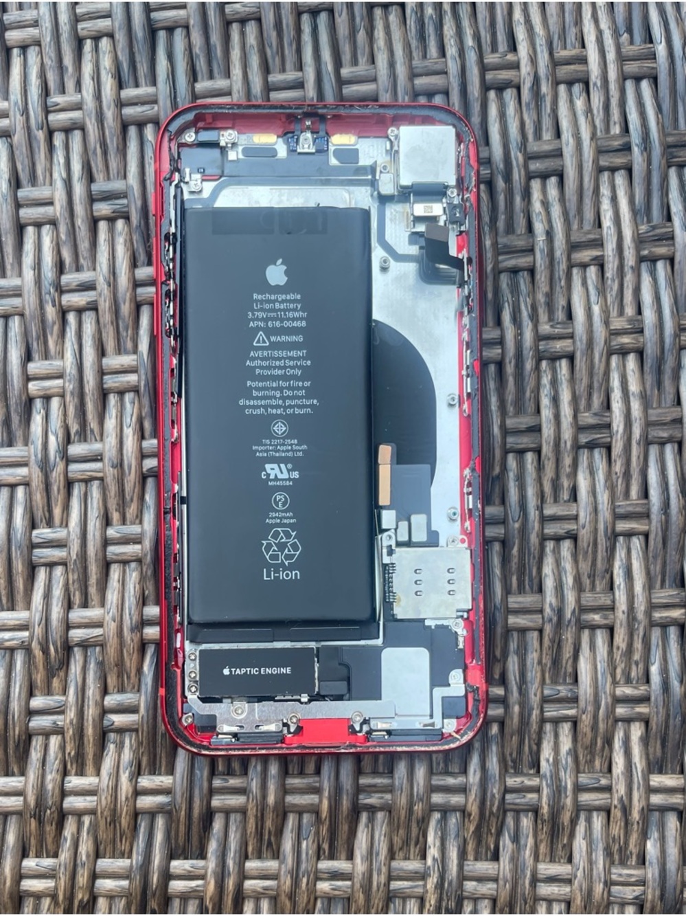Apple iPhone  XR  Red Back Frame Housing with  Rear Camera + Battery Excellent - Picture 4 of 9
